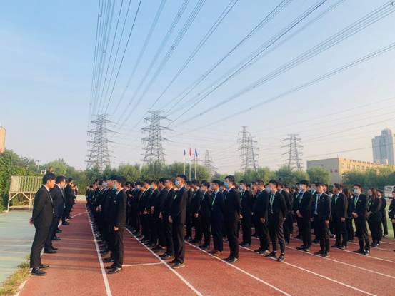 当我们感慨假期余额不足时，他们却早已在圆梦的路上