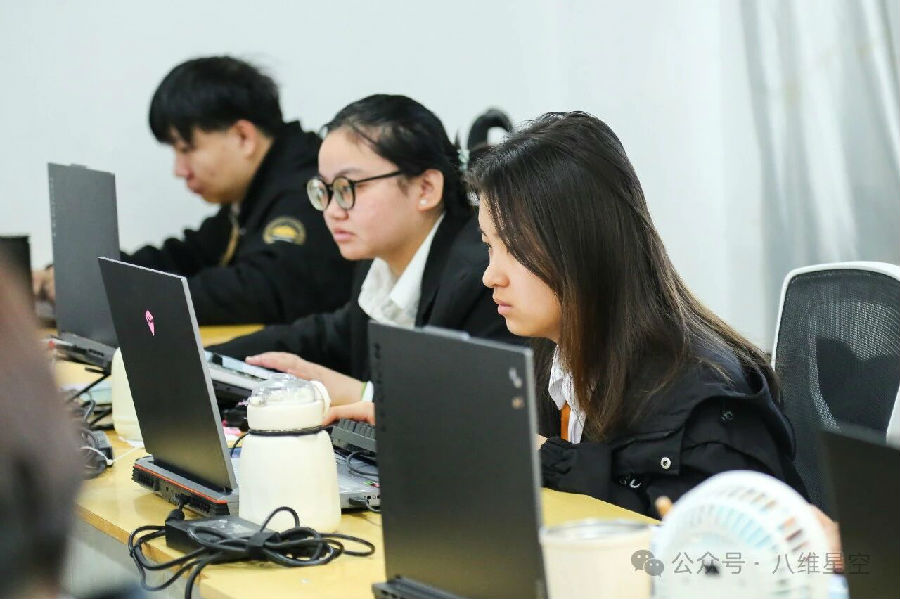 八维教育的女生在数字职场就业前景怎样