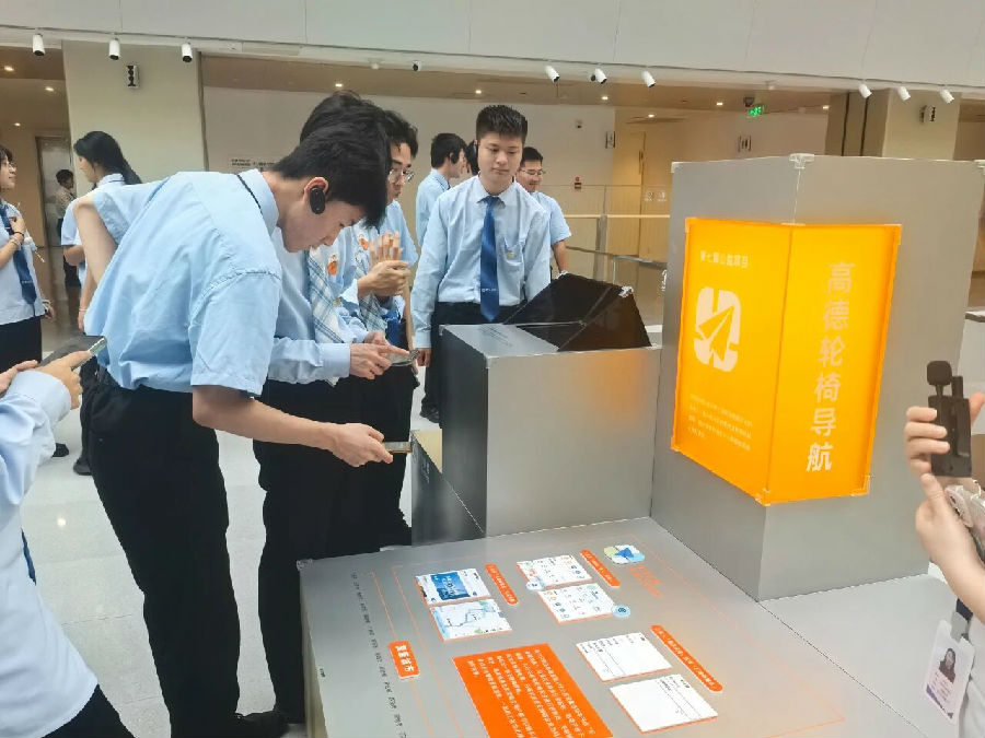 八维职业学校告别内卷用选择规划与素养为孩子开启未来成功之门