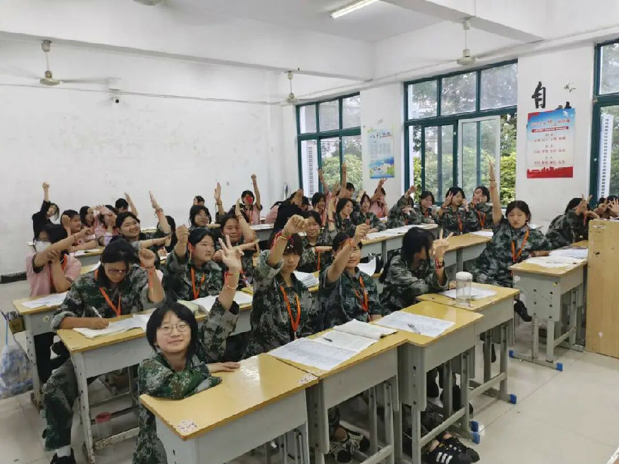 揭秘八维学校的学生管理究竟如何让孩子脱胎换骨