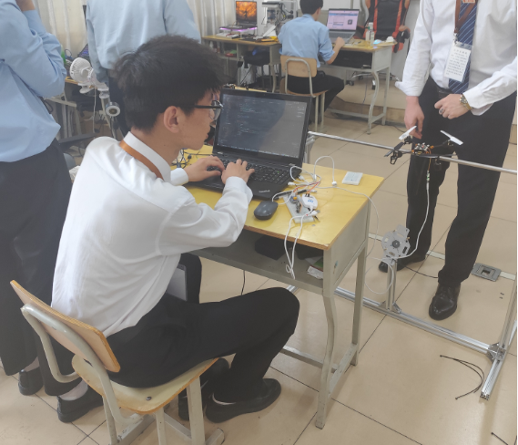 八维职业学校打造优质成才快车道助力学子抢占低空经济未来十年制高点