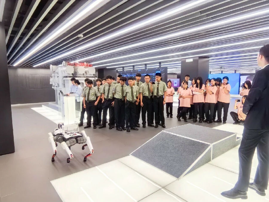  八维职业学校：解锁人工智能未来新征程，铸就行业AI精英人才！