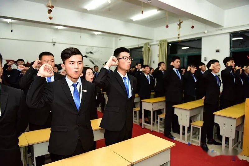 八维教育培训学校文化打造职场竞争力