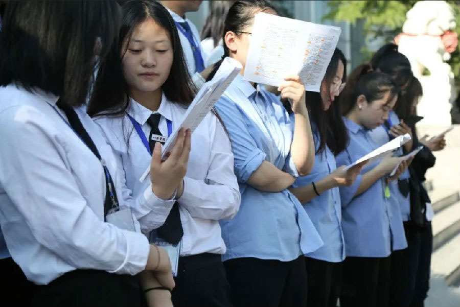 八维学校搭建数字化教学平台培养云计算专业人才