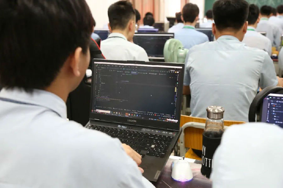 八维教育以开启Python实战项目来培养学子编程思维和实战经验