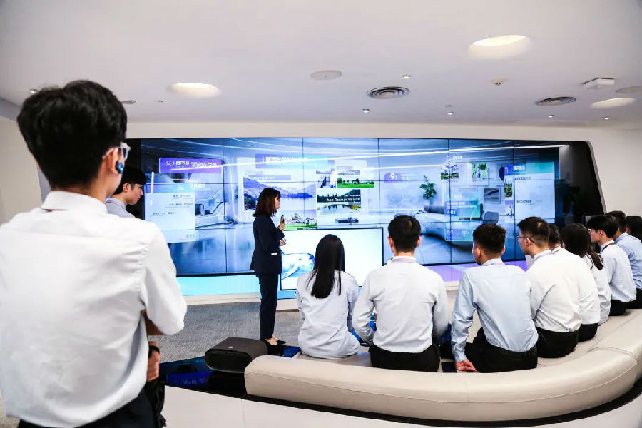 北京八维学校探索人工智能与教育结合新模式成就学子IT职业生涯