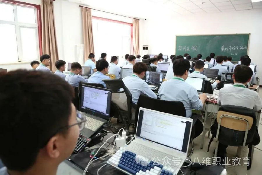 八维学院培养物联网技技能人才