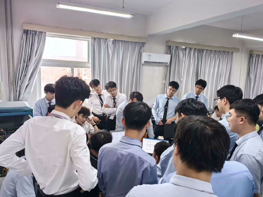 八维职业学校国际新媒体连续19个月百分百就业喜报来喽～