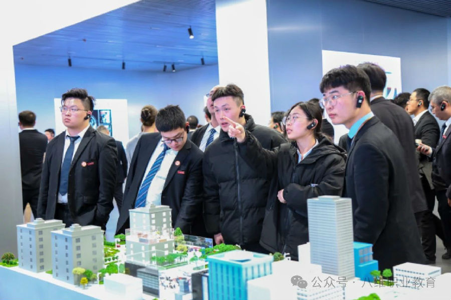 八维职业学校北京校区网络工程专业工业机器人开新班啦