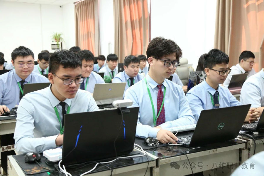 上海人工智能培训机构哪个口碑好推荐八维职业学校的理由