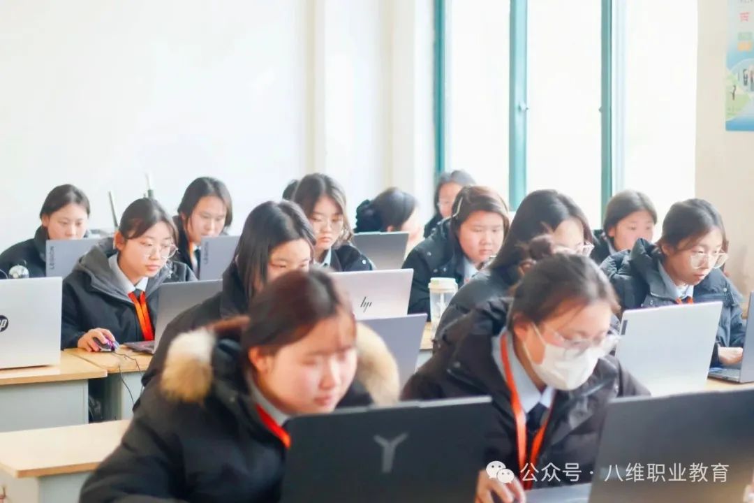 江苏宿迁八维学校深耕云计算领域解锁科技新未来