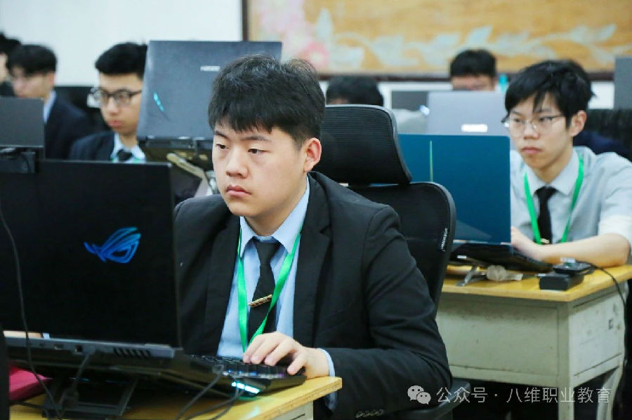 八维职业学校人工智能领域的新星摇篮铸就未来科技精英