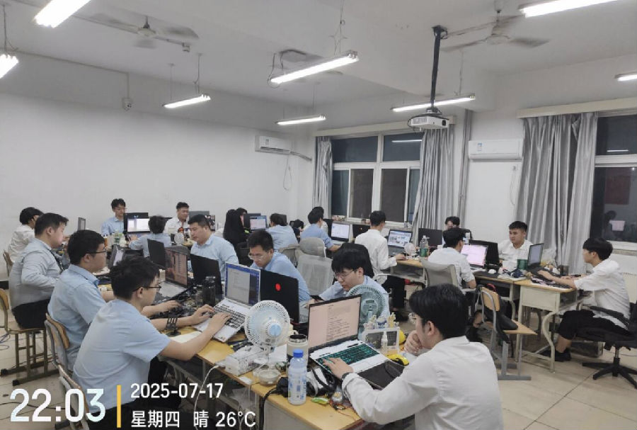 八维职业学校解锁人工智能黄金四类项目赛道铸就未来科技精英的摇篮