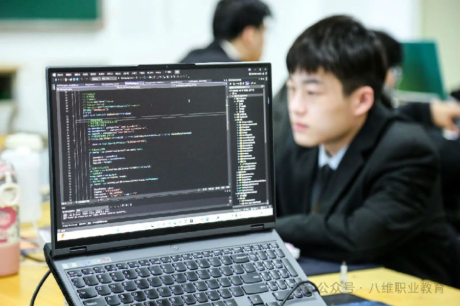 八维职业学校揭秘软件测试就业新密码助力学子零基础逆袭高薪