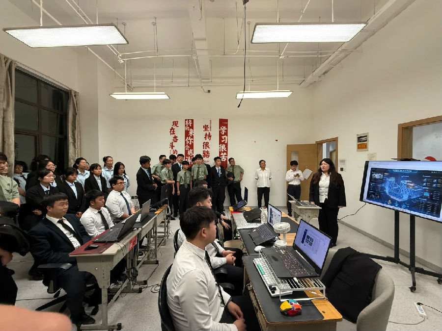 八维职业学校领航前沿数字技术开创未来职场精英新辉煌