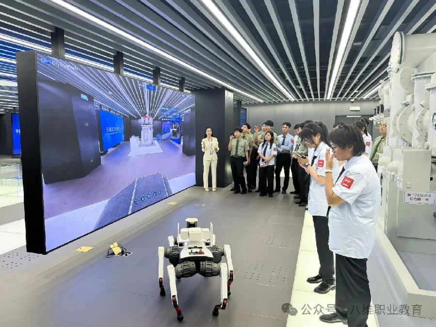 ‌八维职业学校解锁就业机遇新趋势打造人工智能专业教育新高地