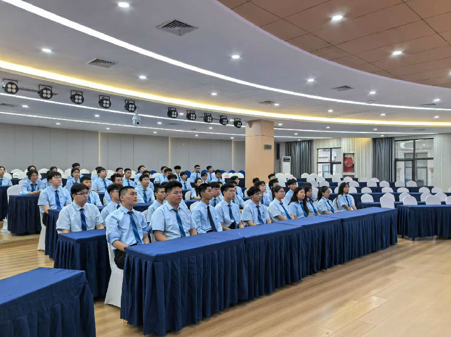 八维职业学校智启未来智能新篇章铸就人工智能行业辉煌之路