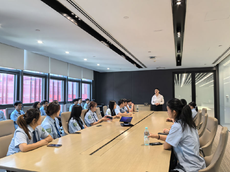 八维职业学校开启智能教育全新纪元解锁数字经济领域无限可能