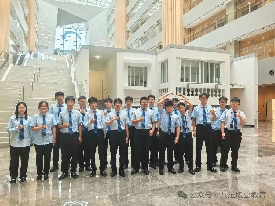 八维职业学校学子去阿里体验电商文化，去百度探索智能驾驶体感