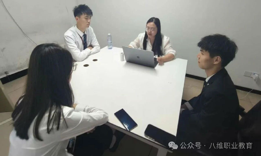 八维职业学校与鸿渡科技合作项目试播首战告捷