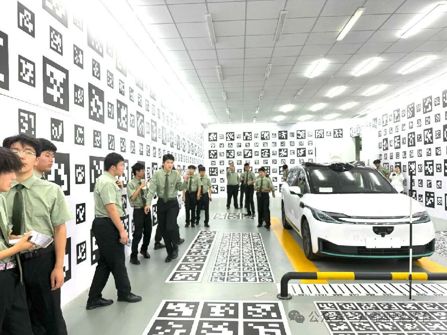 八维职业学校乘风破浪数字化就业潮头打造数字化时代职场新锐