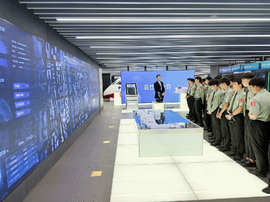 八维职业学校探索前沿数字技术专业硬核实力开启优质数字人生