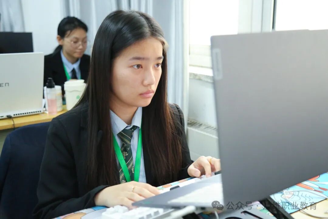 为什么说八维教育正为女生开启一扇通往高薪职场的黄金大门