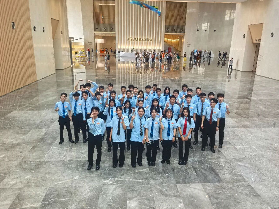 八维职业学校从高校洗牌中抓住未来优质职场红利让孩子于AI时代赢在起跑线