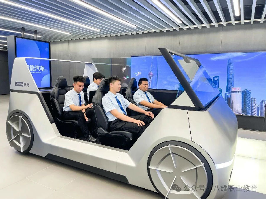 八维职业学校锁定数字时代黄金专业赛道助孩子轻松入局