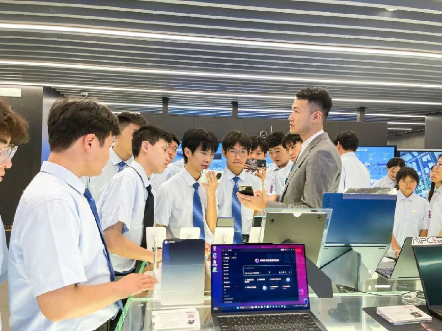 八维职业学校锻造职业金钥匙让孩子靠硬核技能赢在未来