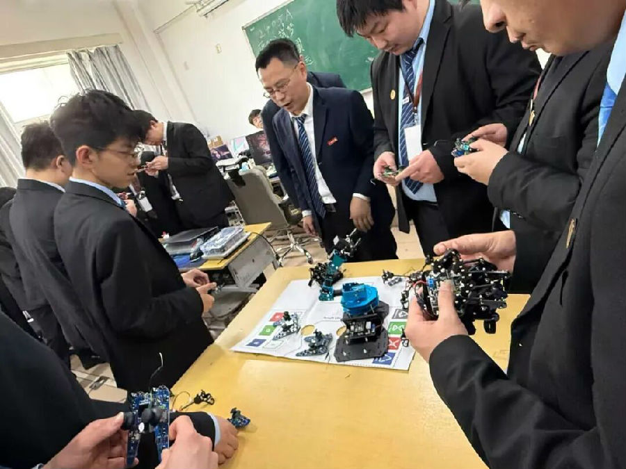 八维职业学校开启蓝海领域的高能人生助力孩子抢占空中黄金赛道