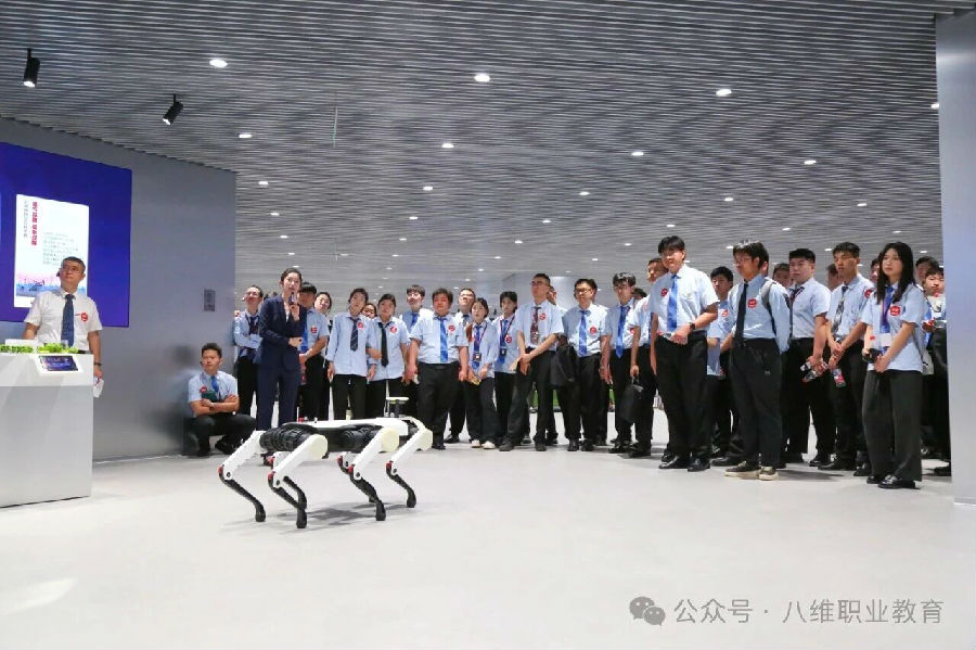 八维教育用硬实力破解优质就业难题普通孩子也能敲开大厂高薪门