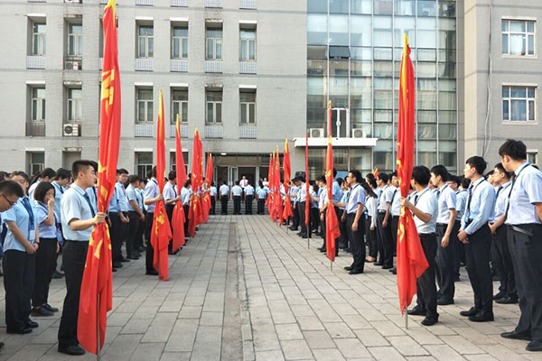 八维职业学校网络工程专业学子学习生活风采