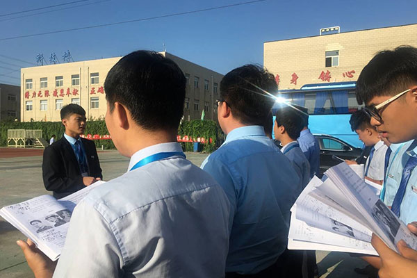 八维职业学校网络工程专业学子学习生活风采