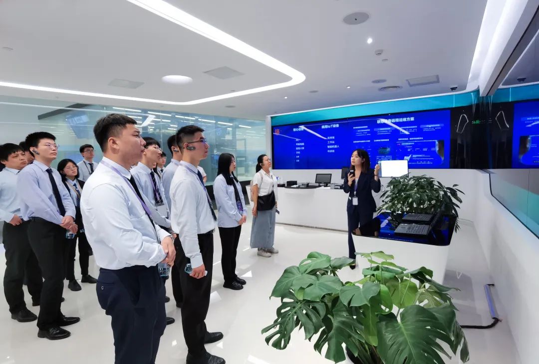八维职业学校网络工程专业学子学习生活风采