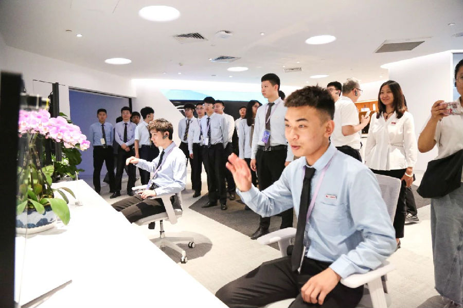 八维职业学校：开启优质就业新赛道，领跑未来职场巅峰之路！