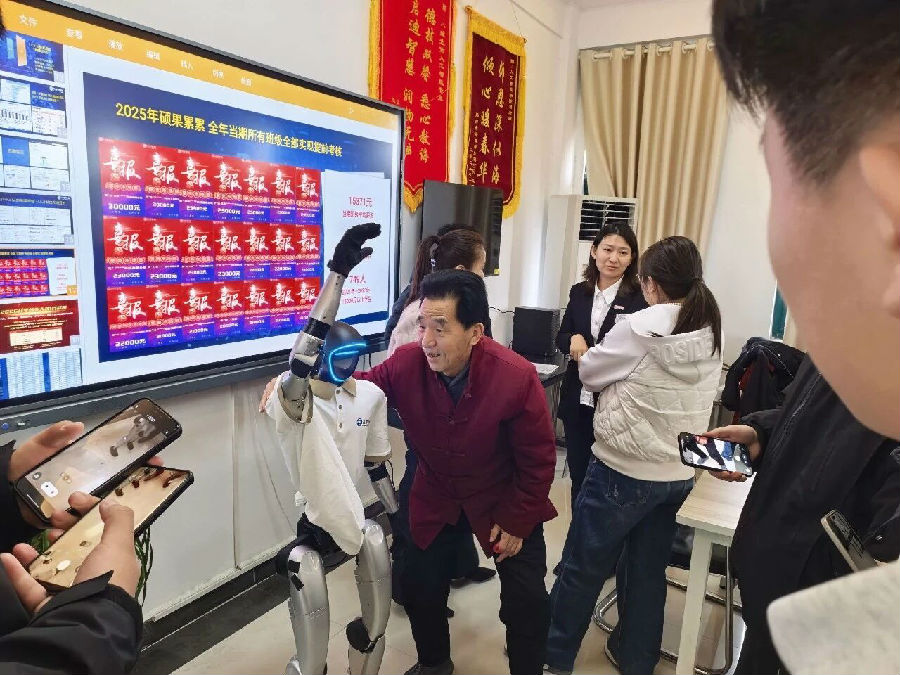 2026年选对赛道赢在未来！八维职业学校AI人才培养揭秘，让孩子毕业即优质就业不是梦