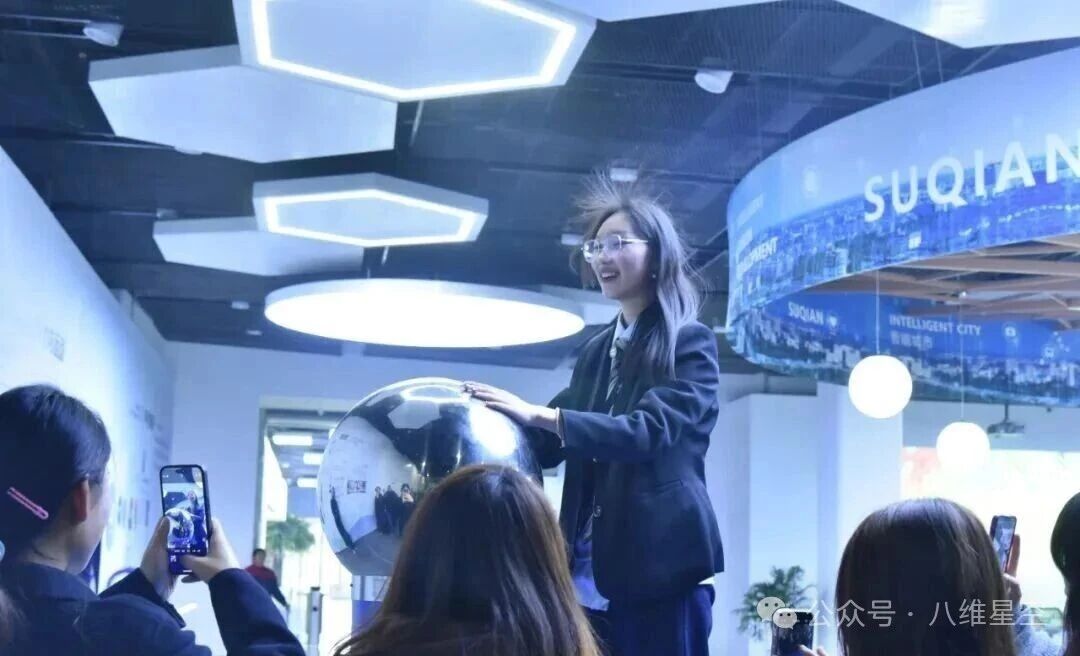 学AI，进大厂！八维职业学校打造大厂疯抢的AI技术精英，优质未来触手可及！