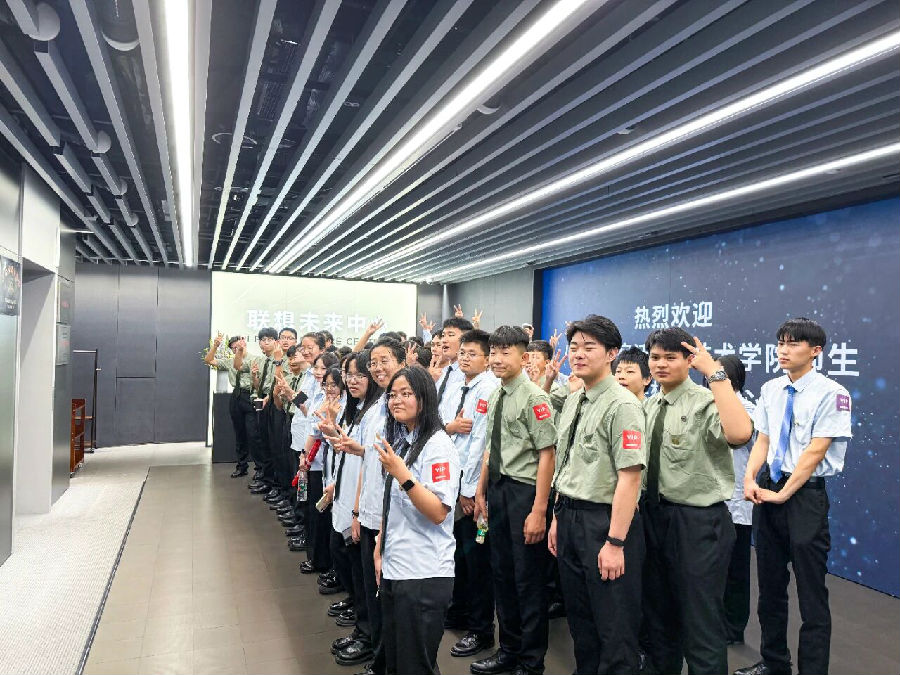 2026江苏全栈开发工程师培训学校哪个好？八维职业学校的口碑为什么更好？