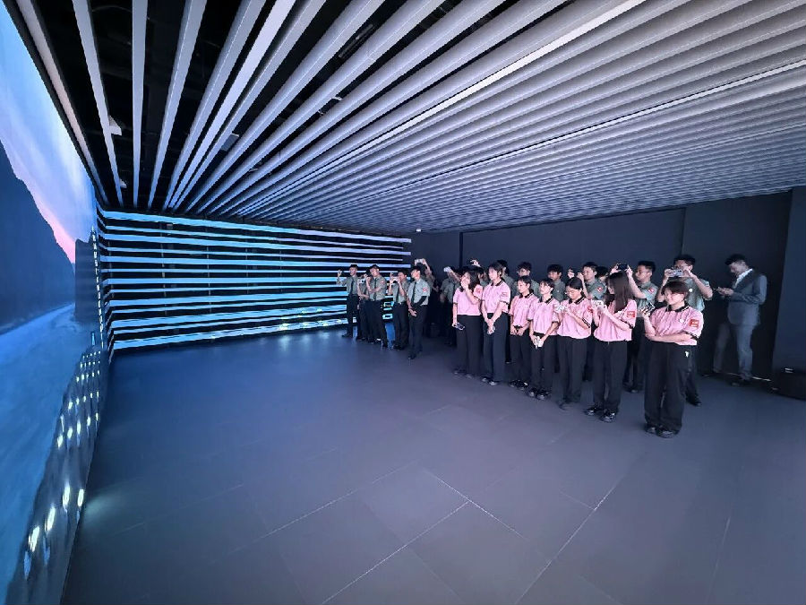 八维职业学校：用技能直通优质就业的未来密码，为高考考生铺就“稳就业+高薪资”的双赢之路